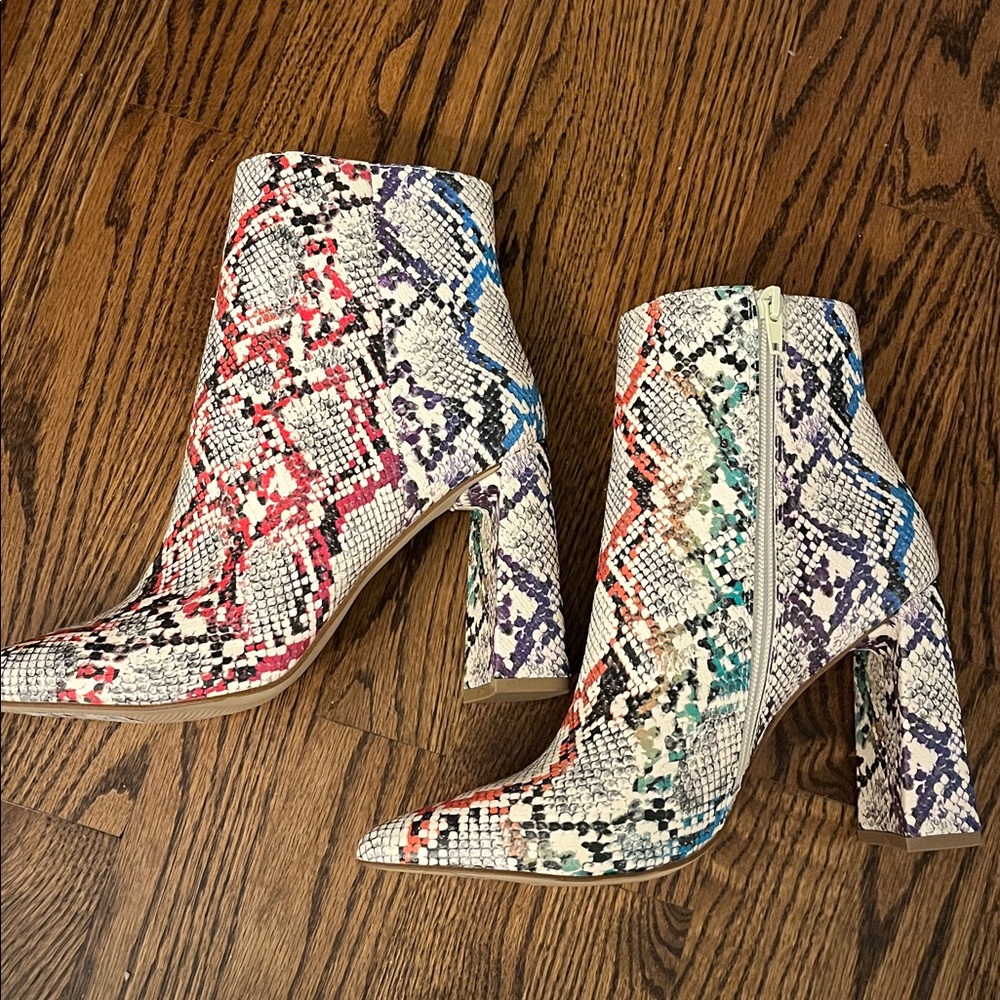 Steve Madden Multicolor Snakeskin Pattern Heeled Ankle Boots - Picture 1 of 4